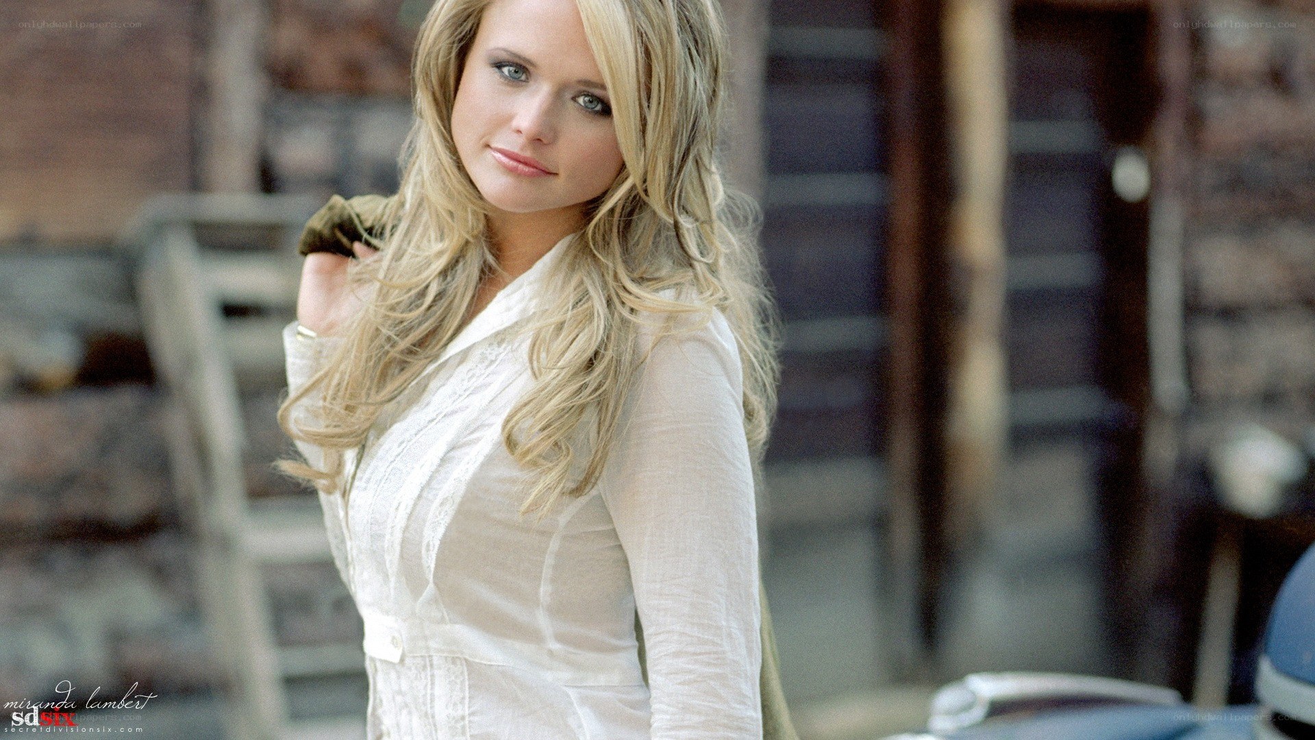 Miranda Lambert in white blouse