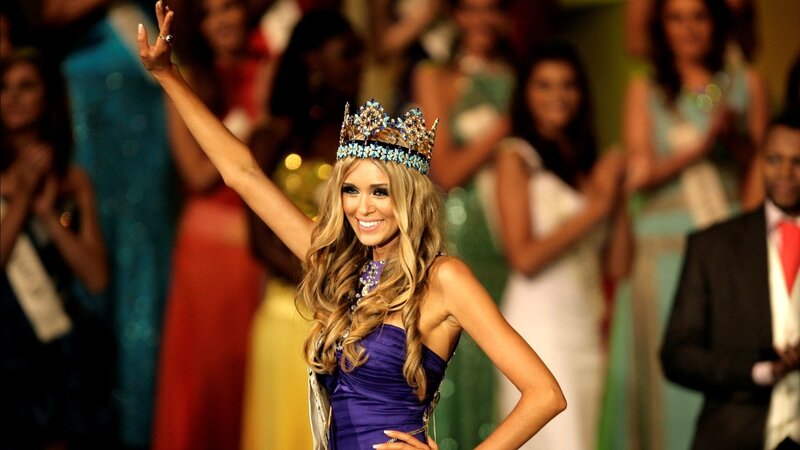 Miss Universe winner celebrates