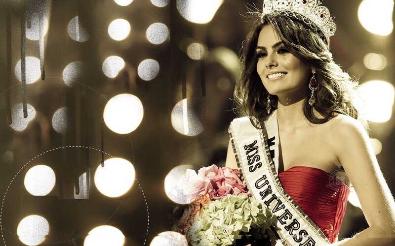 Miss Universe winner smiling