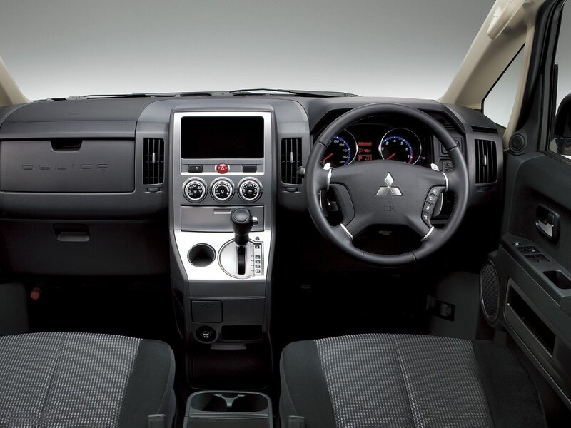 Mitsubishi Delica interior