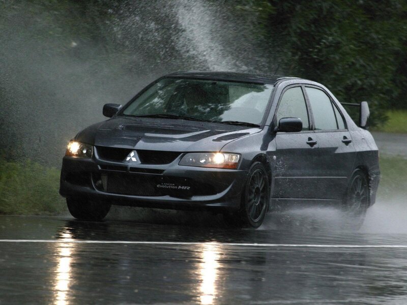 Mitsubishi Lancer Evolution MR in rain