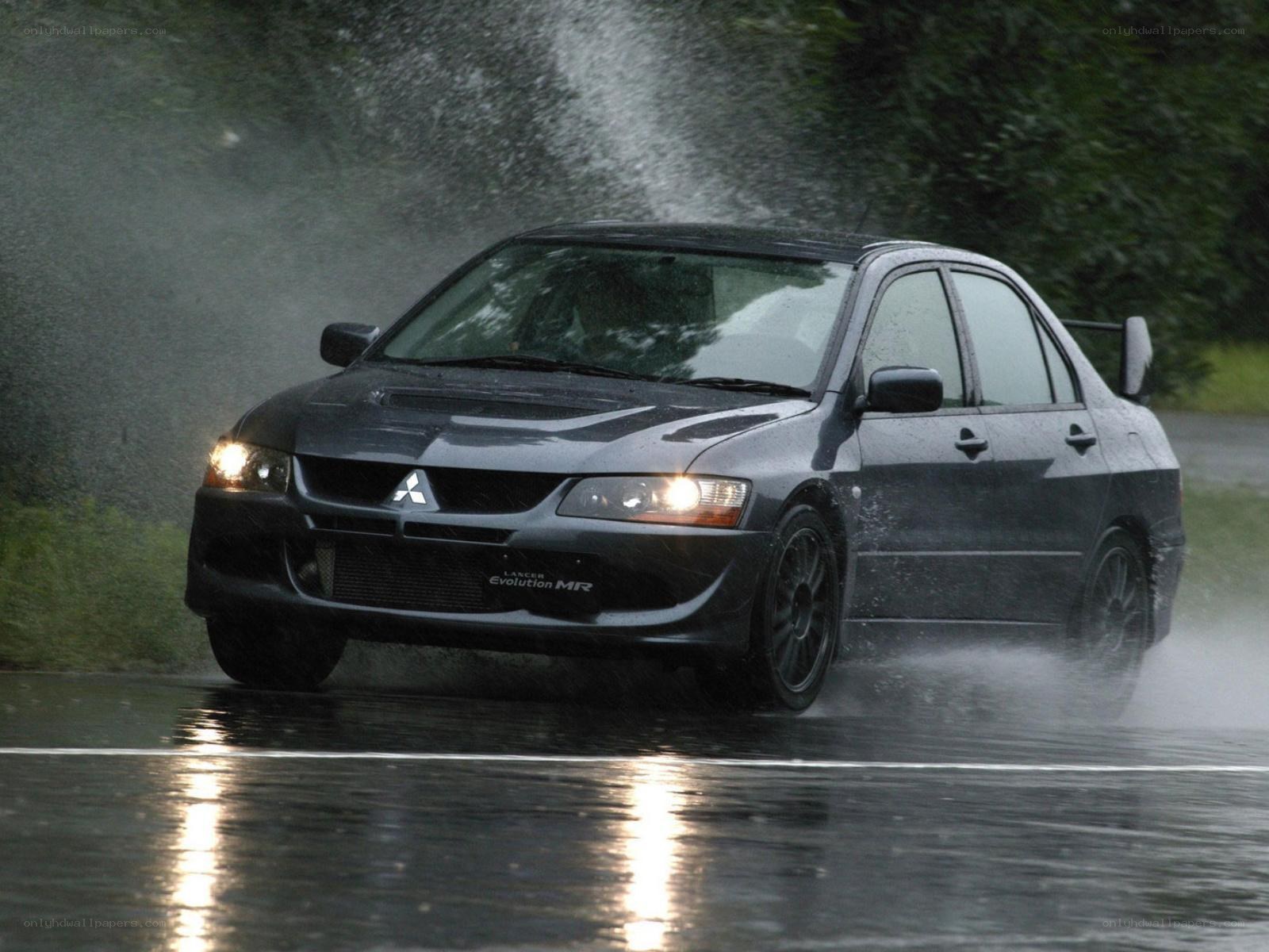 Mitsubishi Lancer Evolution MR in rain