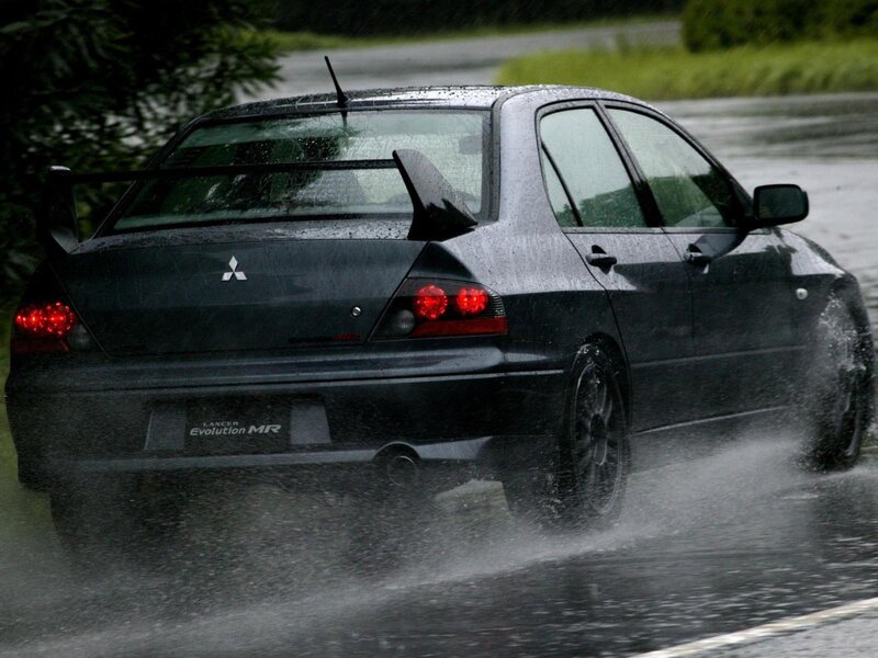 Mitsubishi Lancer Evolution MR in rain