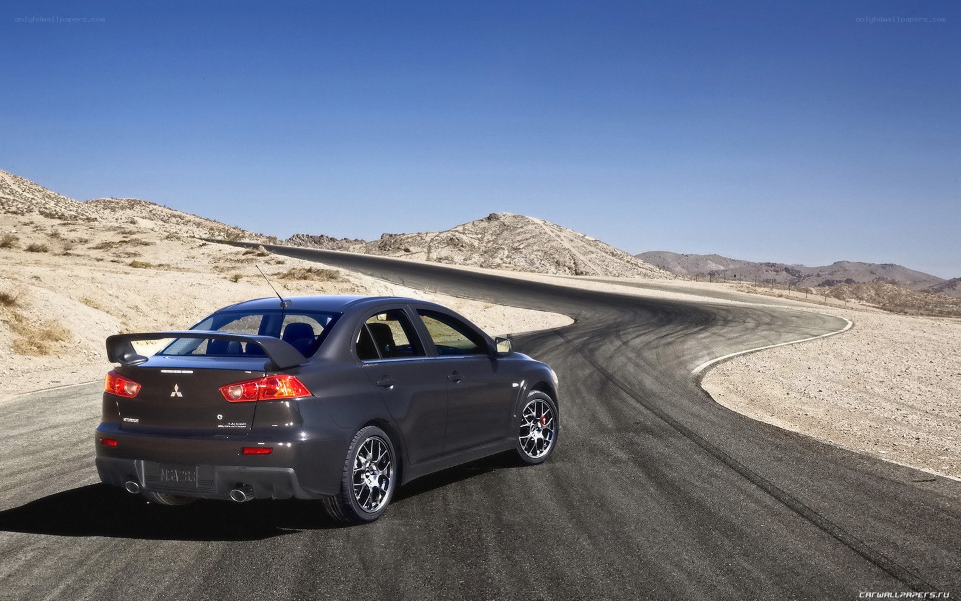 Mitsubishi Lancer Evolution on desert track