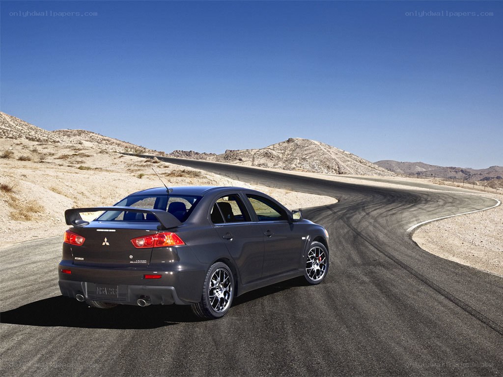 Mitsubishi Lancer Evolution on desert track