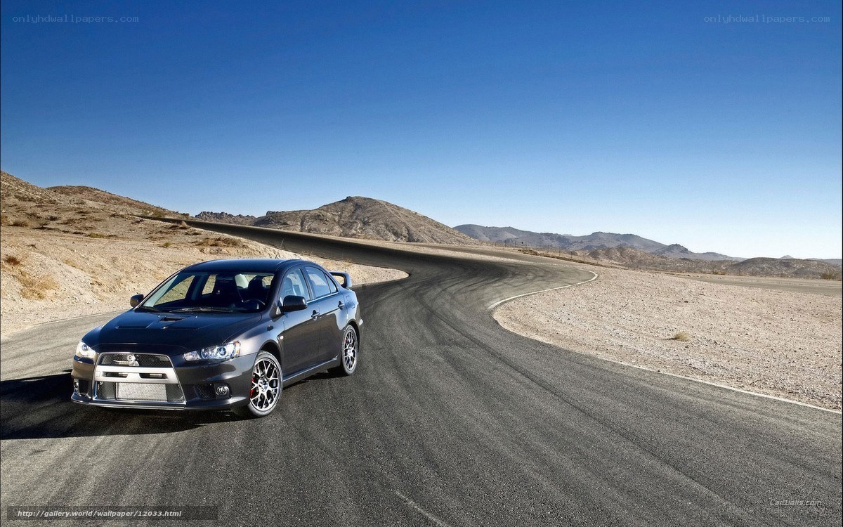 Mitsubishi Lancer Evolution on desert track