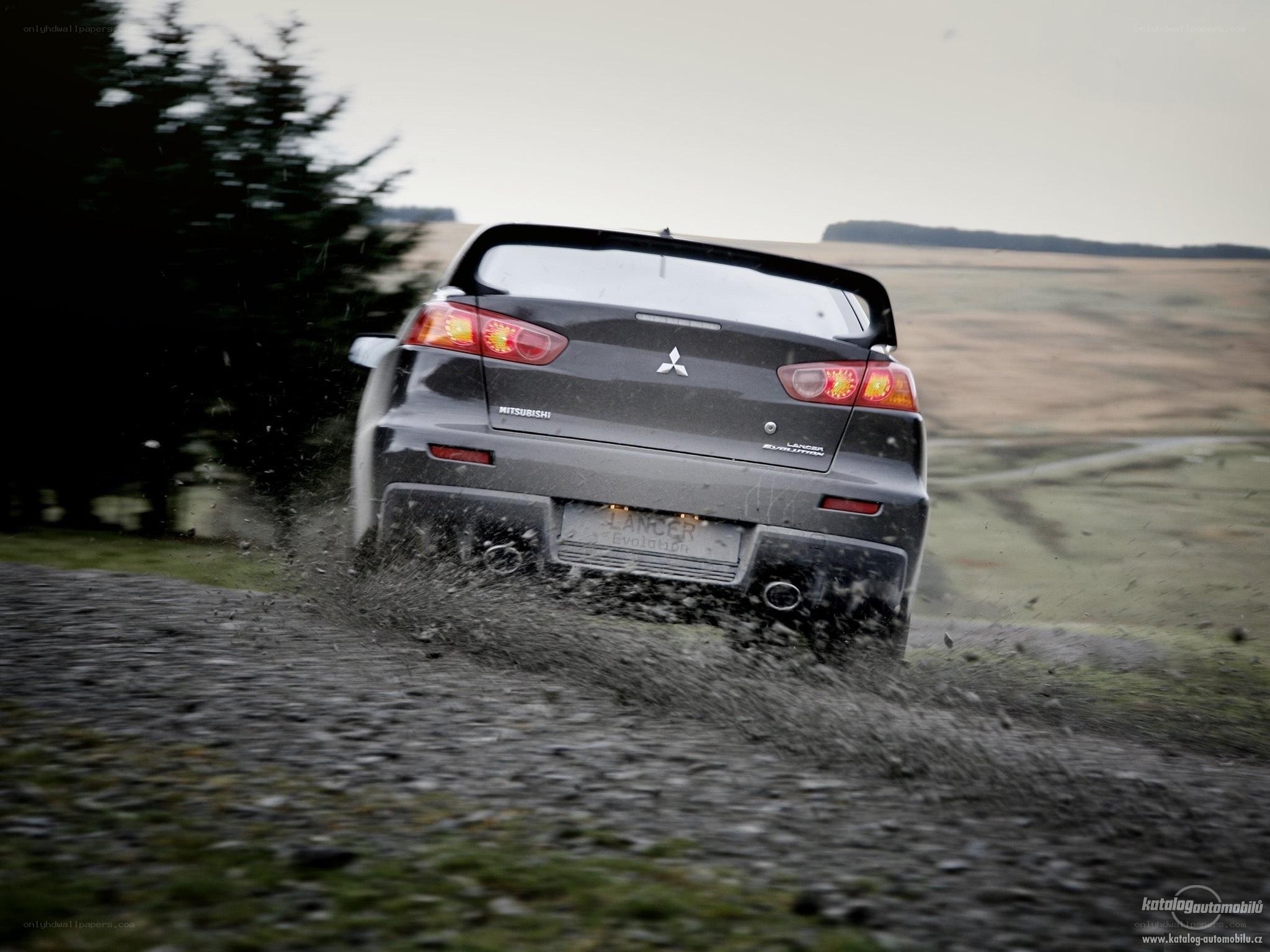 Mitsubishi Lancer Evolution on gravel