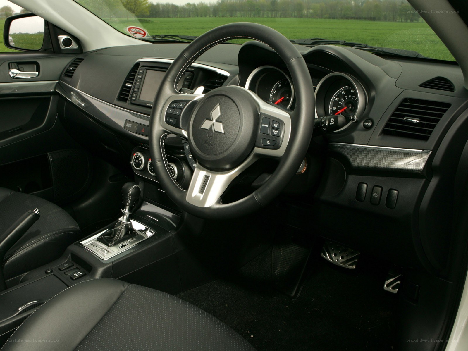 Mitsubishi Lancer interior
