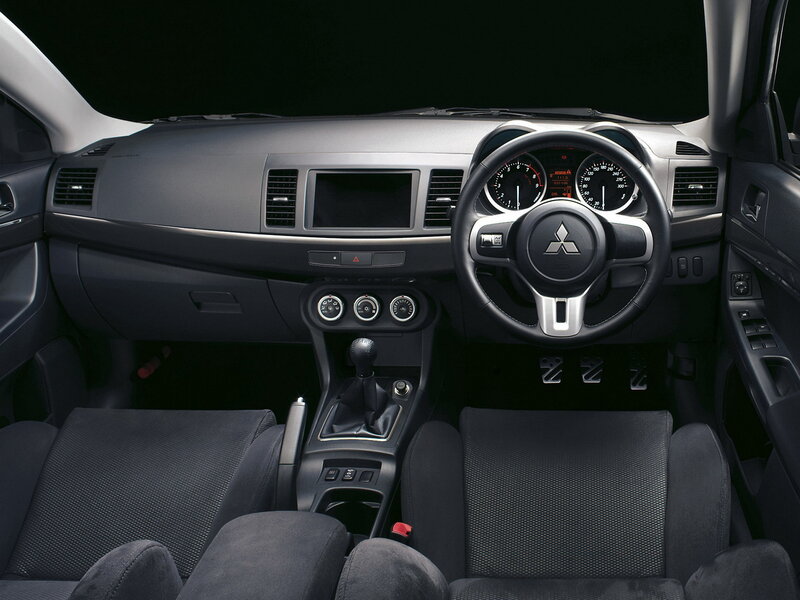 Mitsubishi Lancer interior