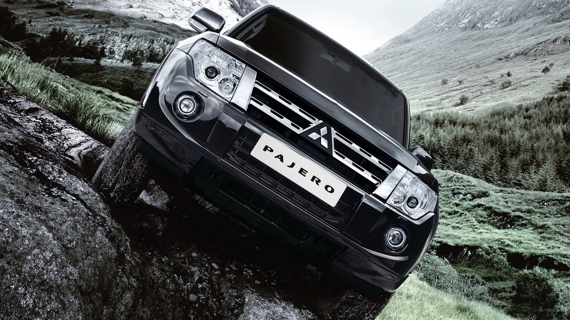 Mitsubishi Pajero off-road
