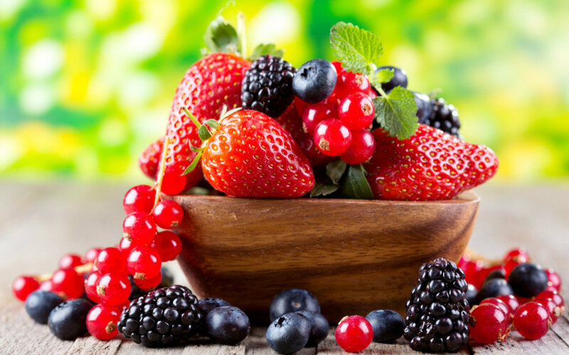 Mixed Berries in a Bowl — Red, Fresh, Summer