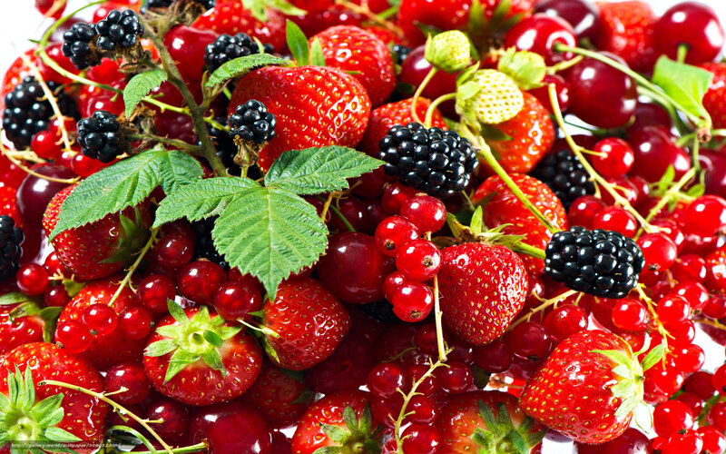 Mixed Berries with Leaves — Red, Fresh, Photograph, Strawberries, Blackberries