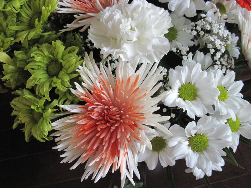 Mixed Flower Bouquet — White, Calm