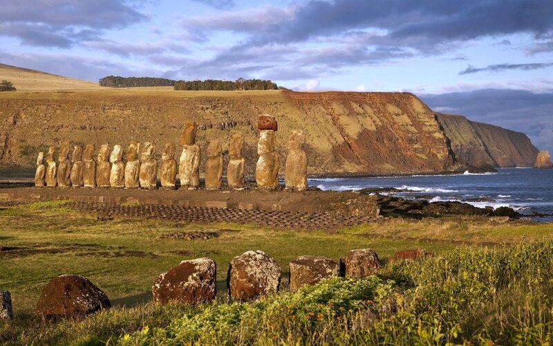 Moai Statues at Ahu Tongariki — Green, Dramatic