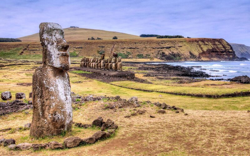 Moai Statues on Easter Island — Green, Serene
