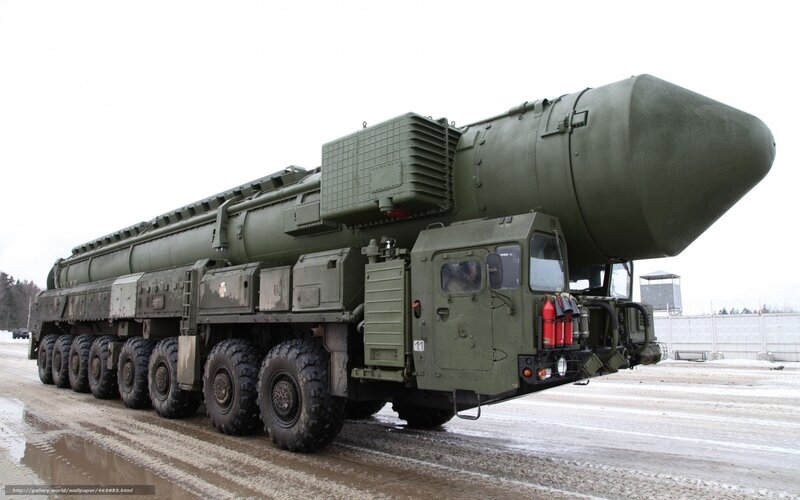 Mobile Missile Launcher — Green, Dramatic