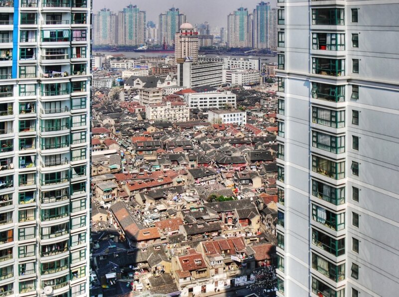 Modern and traditional buildings in Shanghai