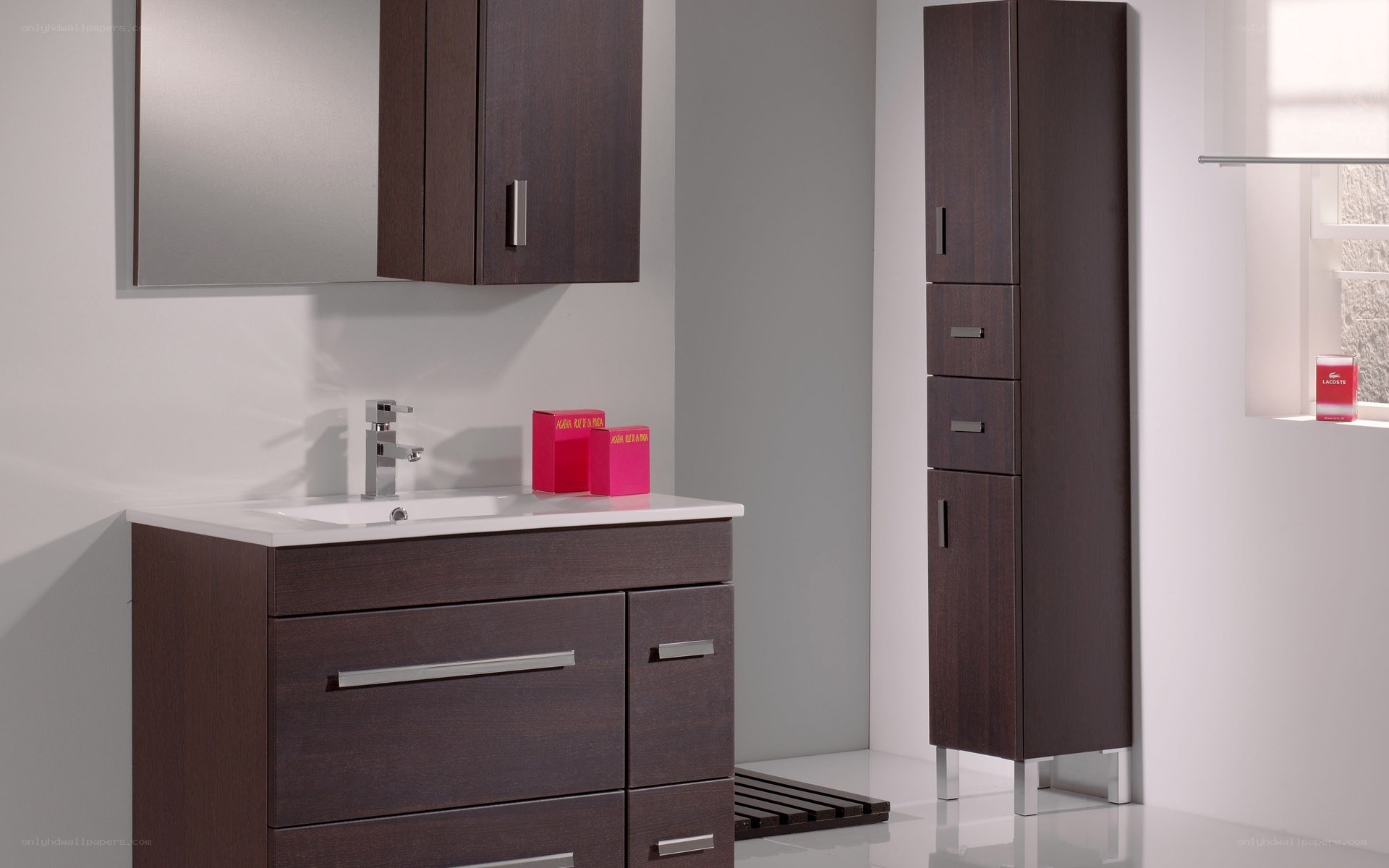Modern bathroom vanity set