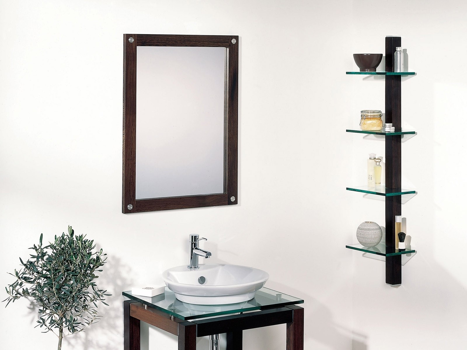 Modern bathroom vanity setup