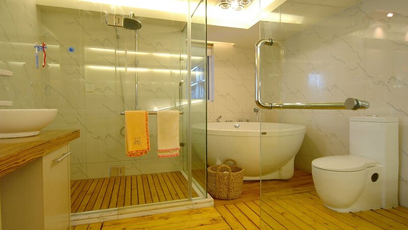 Modern bathroom with shower and tub
