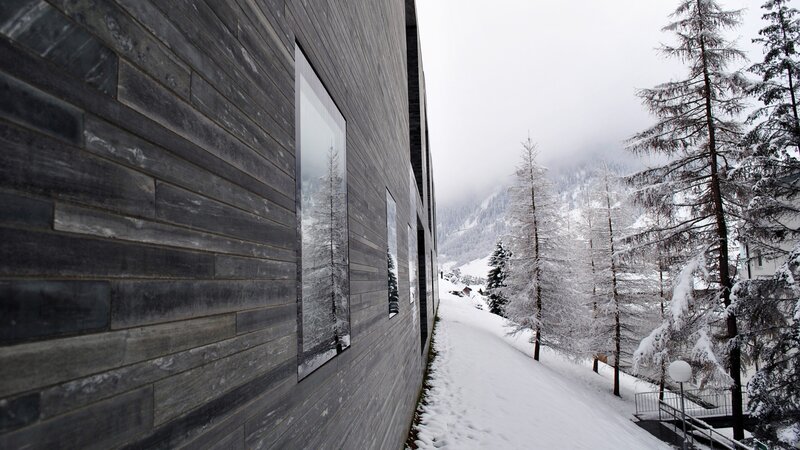 Modern Building in Snow — Gray, Serene