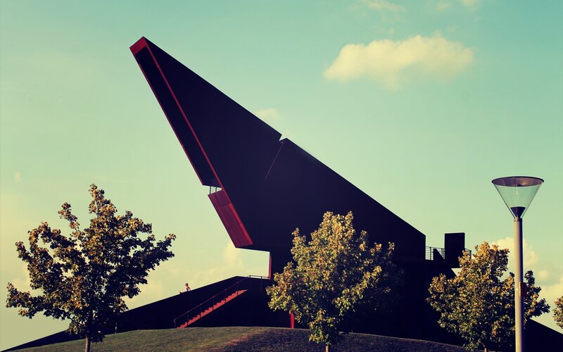 Modern Building Structure — Black