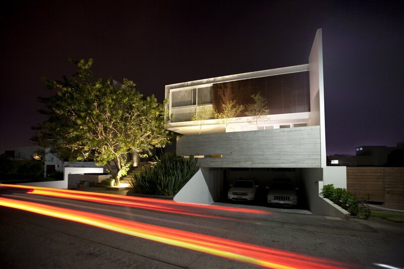 Modern House at Night — Black