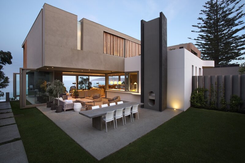 Modern House with Patio — Green