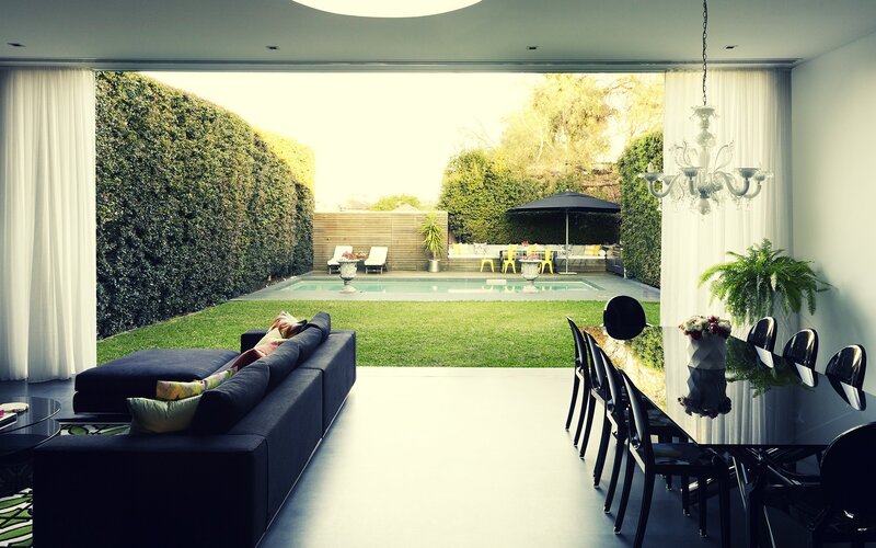 Modern Living Room View — Black