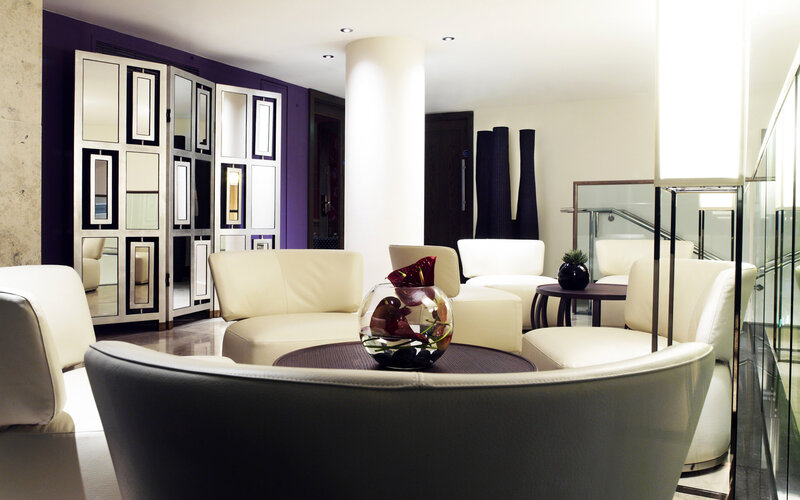 Modern Lounge Seating — White