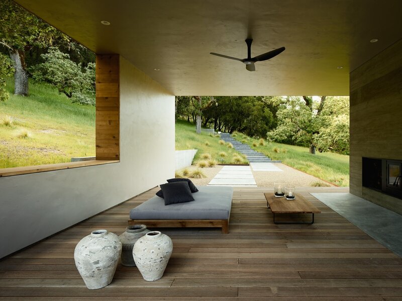 Modern Outdoor Lounge