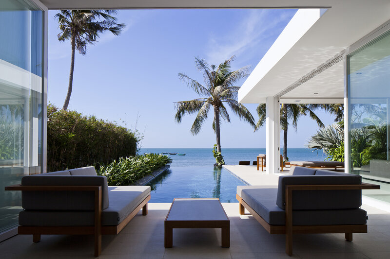 Modern Poolside Lounge