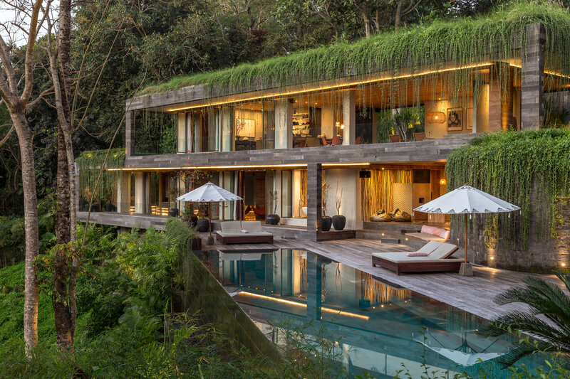 Modern Villa with Pool — Green