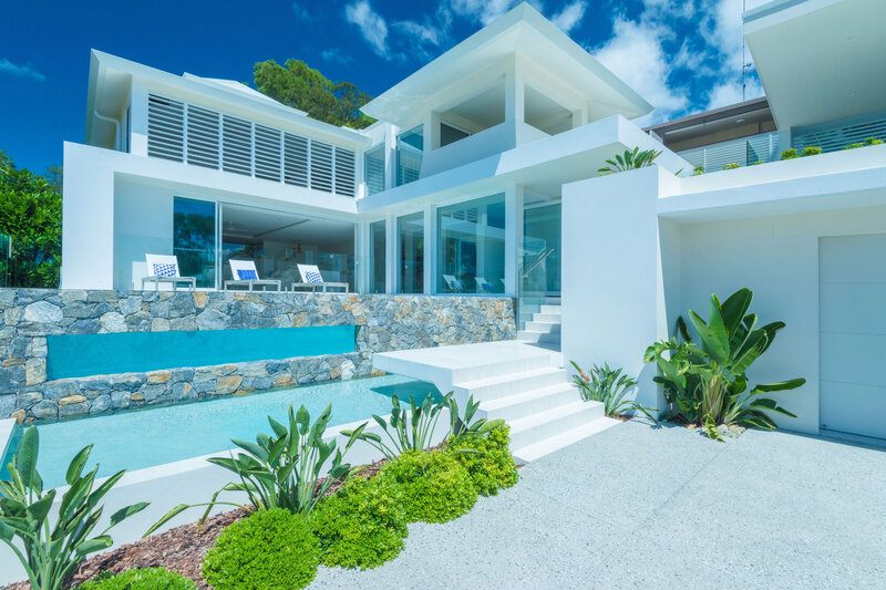 Modern White House — Serene