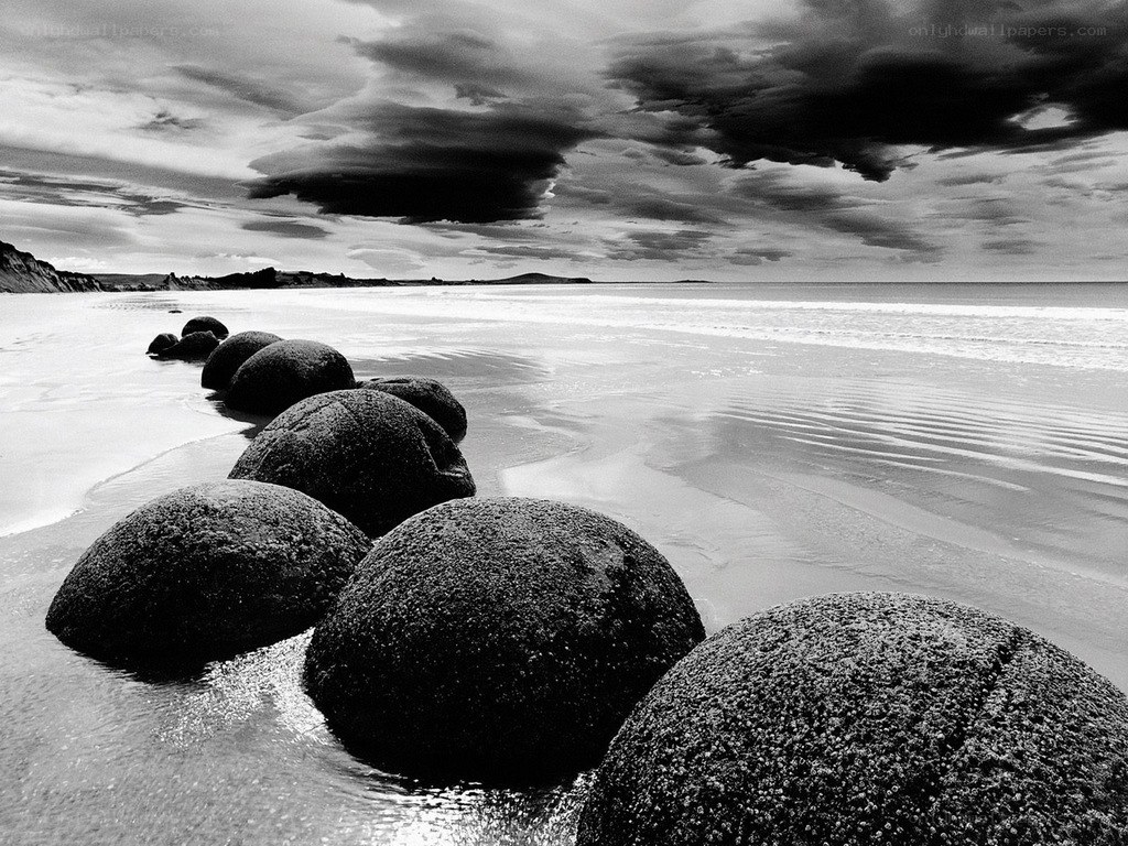 Moeraki Boulders on beach
