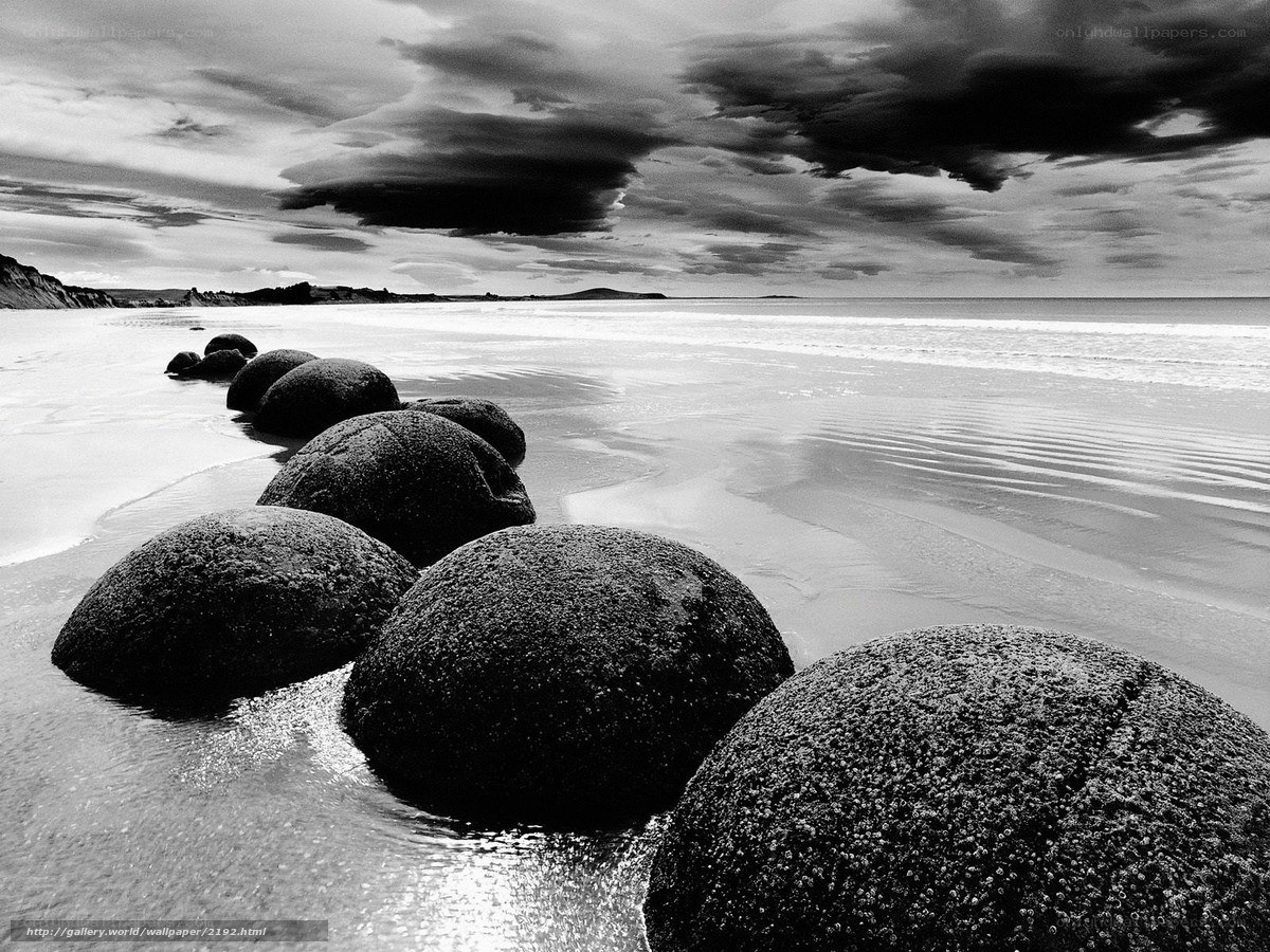Moeraki Boulders on beach