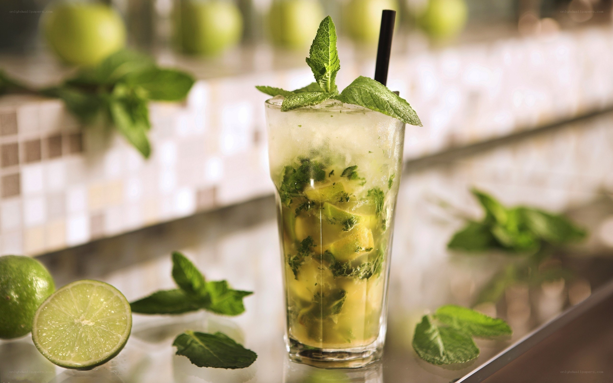 Mojito cocktail with mint and lime