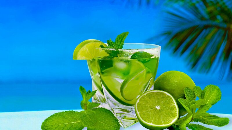 Mojito Drink with Limes — Blue