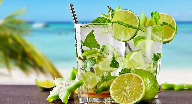Mojito Drinks on Beach — Green, Refreshing