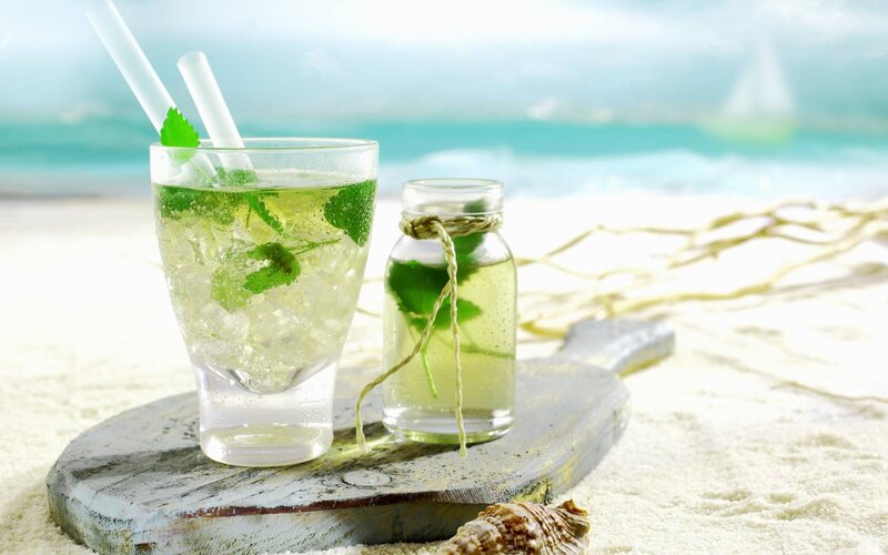 Mojito Drinks on Beach — Green