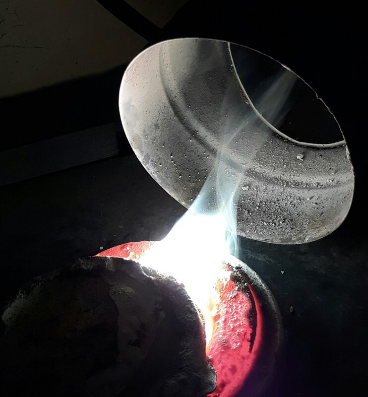 Molten Metal Pouring — Black