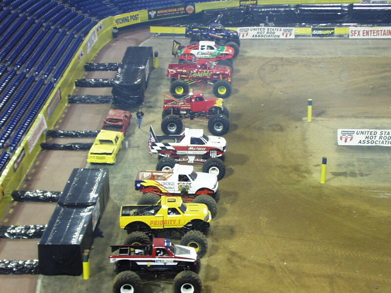 Monster Trucks in Arena
