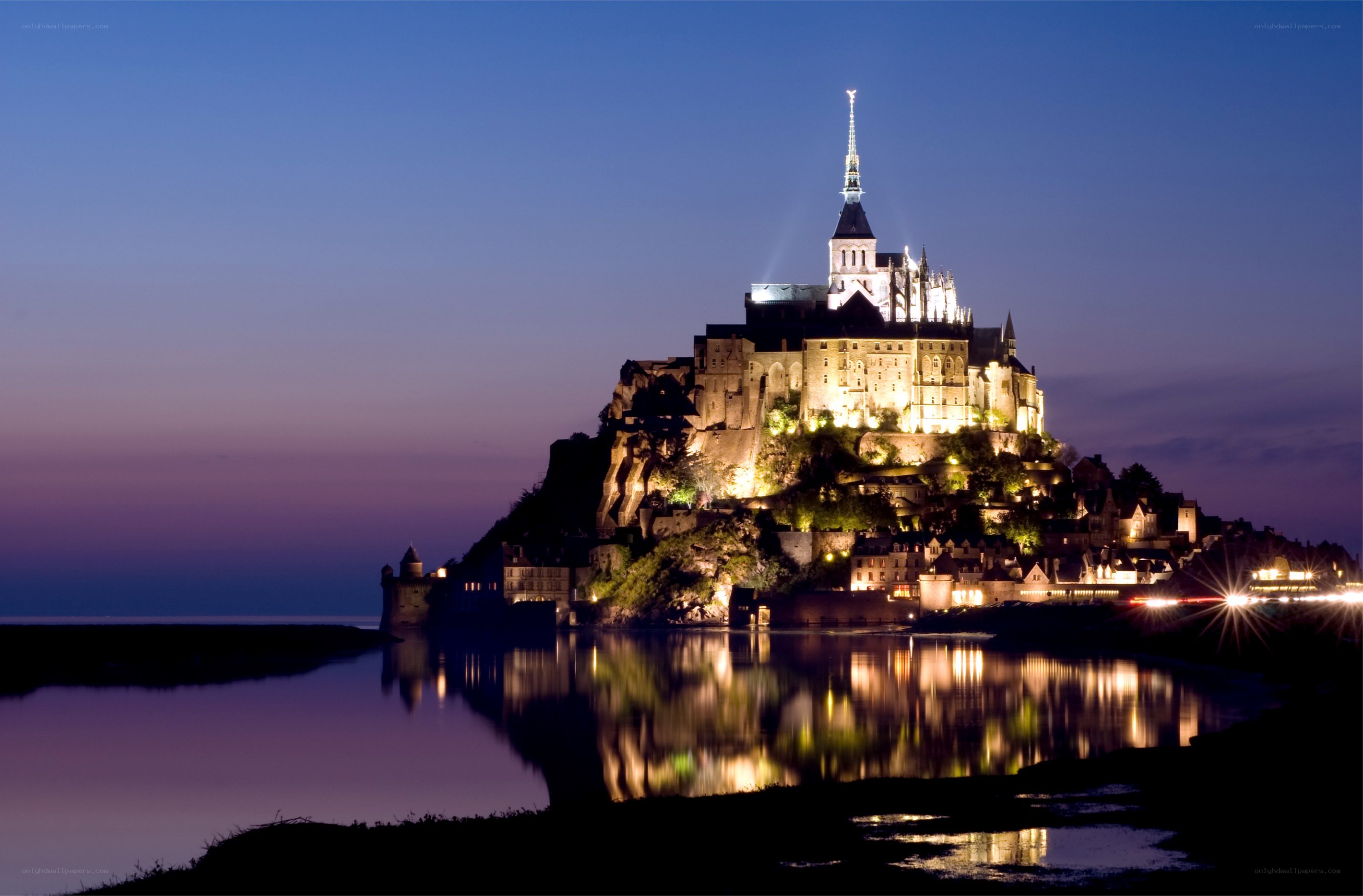 Mont Saint-Michel at dusk