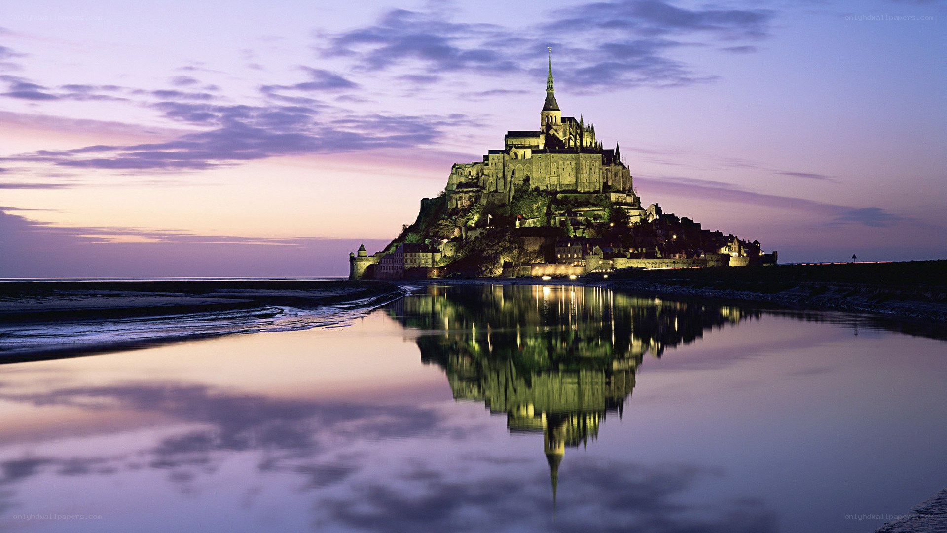 Mont Saint-Michel at dusk