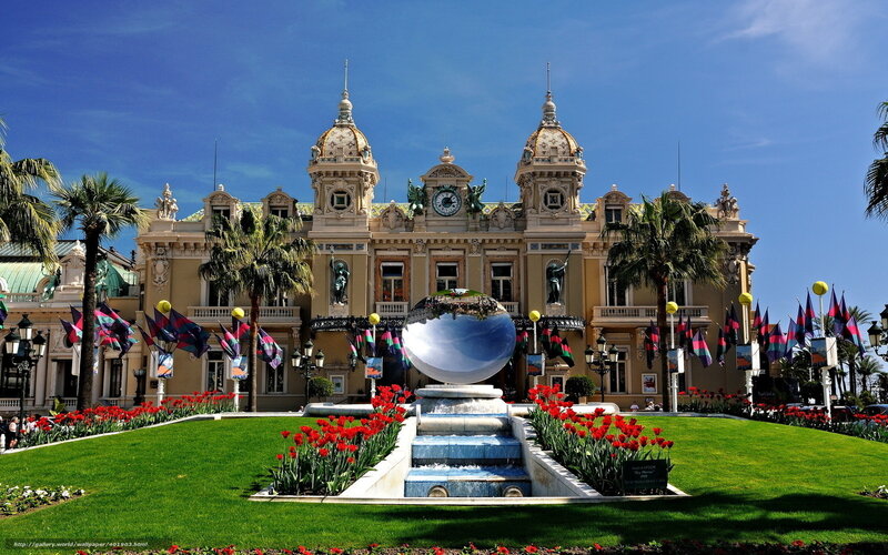 Monte Carlo Casino and fountain