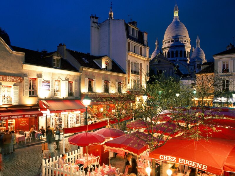 Montmartre Cafe Scene — Red