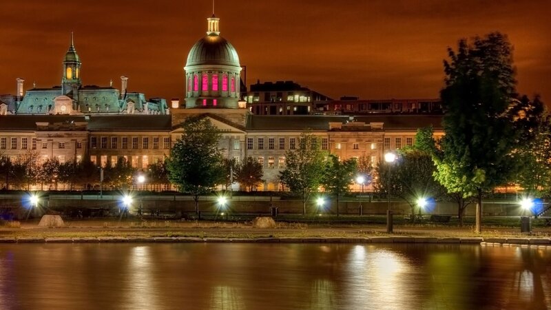 Montreal city hall at night