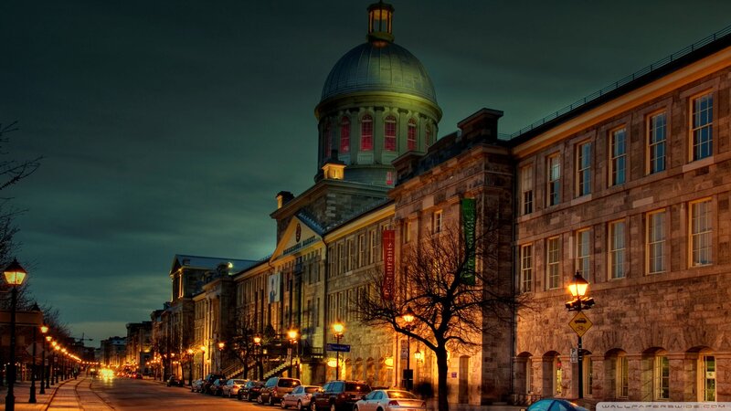 Montreal City Hall at Night — Green