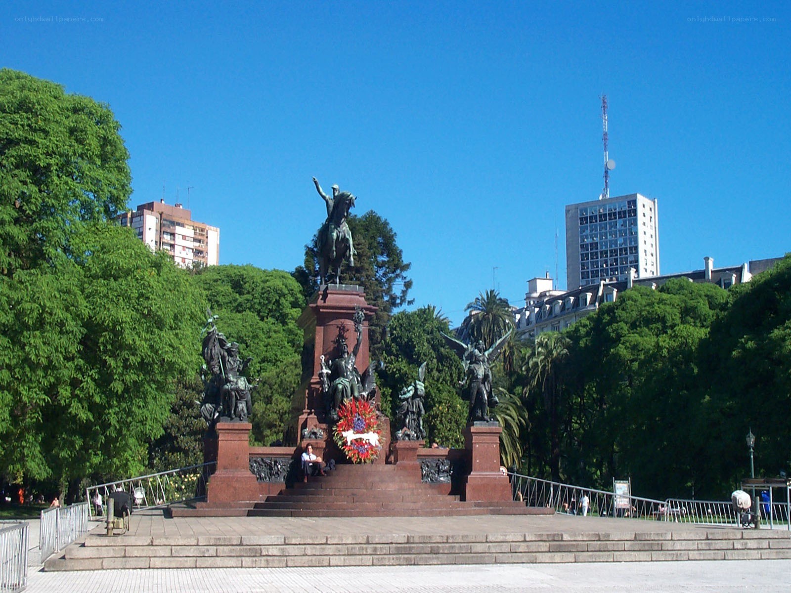 Monument in Buenos Aires park
