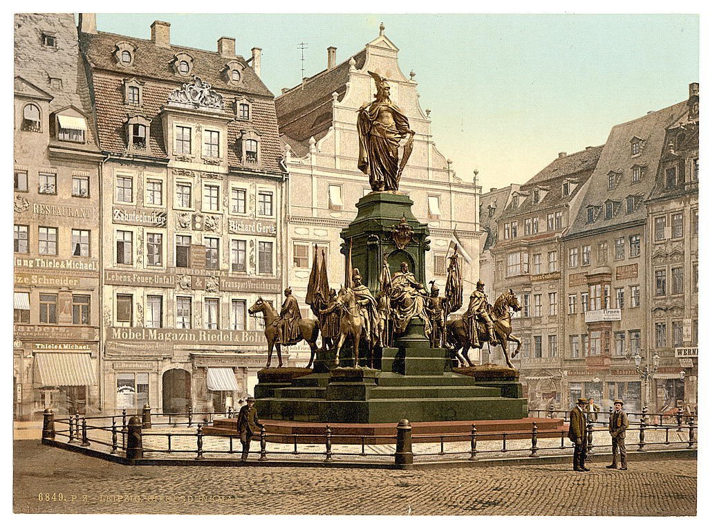 Monument in Dresden city square